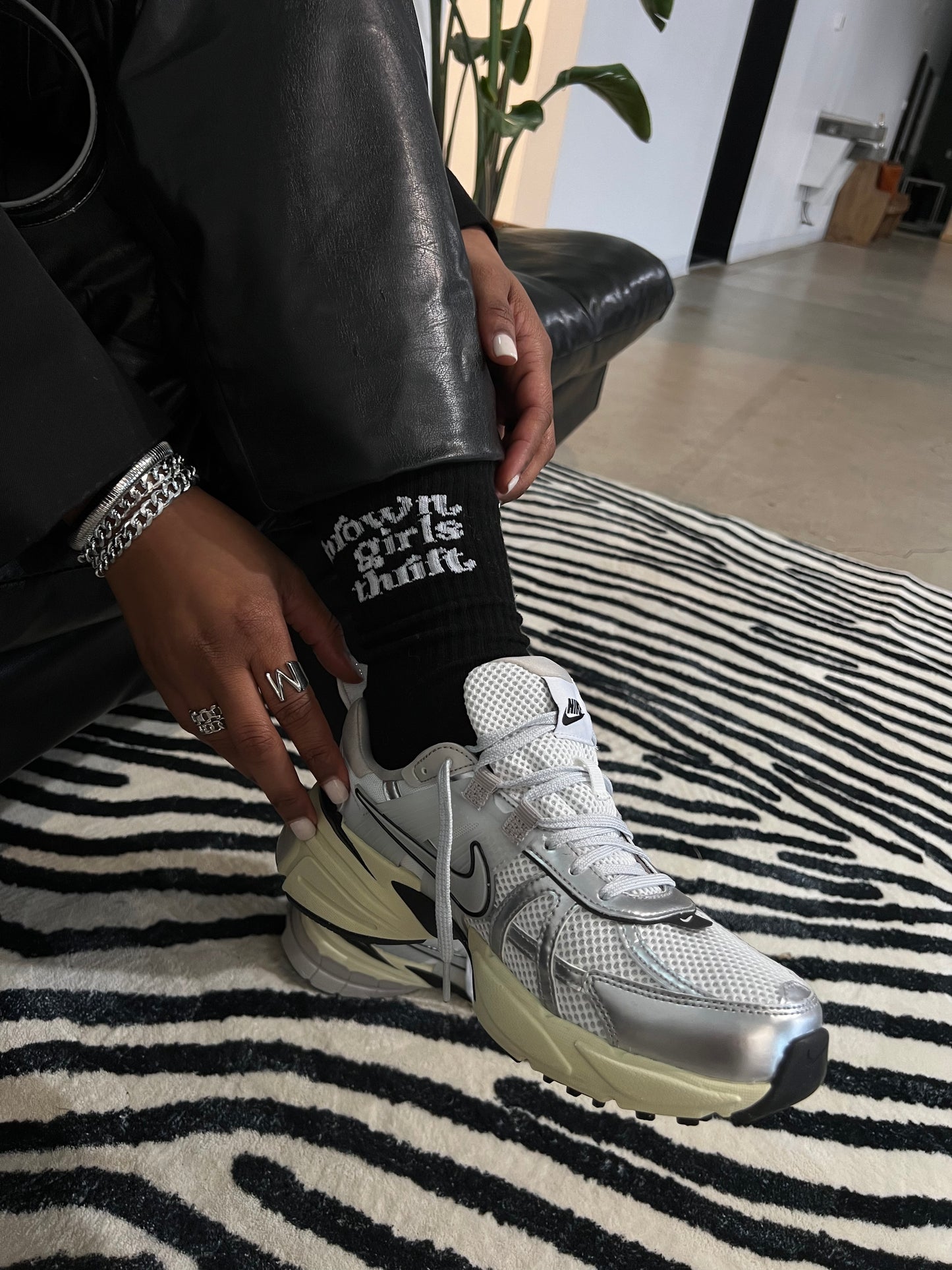 BGT Blk/Wht Logo Socks SZ 6-9