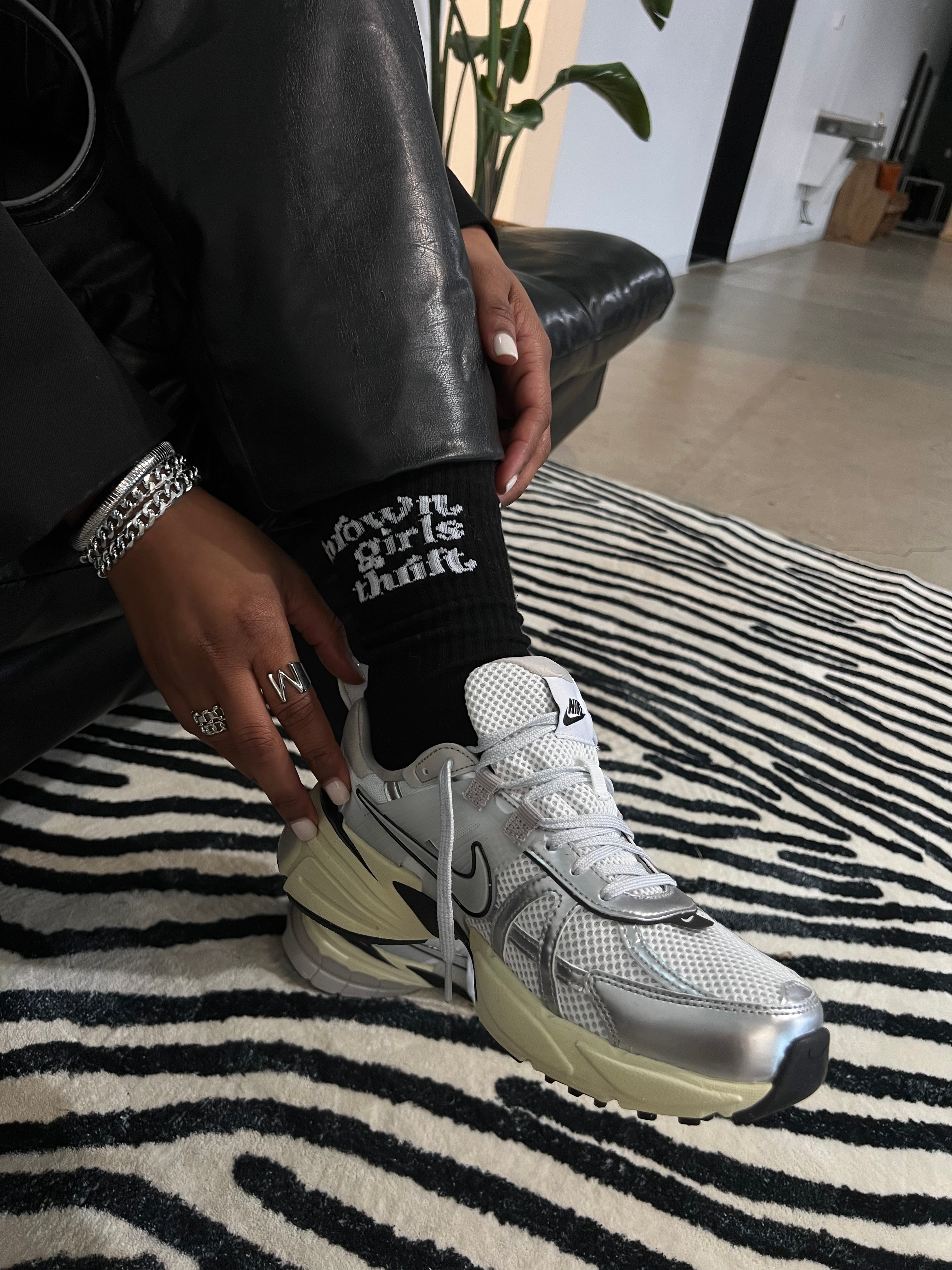 BGT BLK/White Logo Socks SZ 8-12